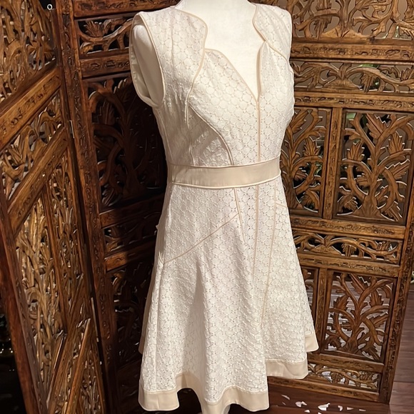 ANN TAYLOR - Picture 2 of 6